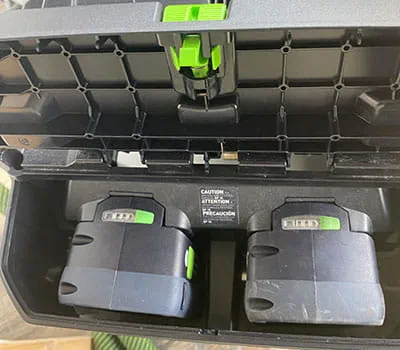 Fußleisten sägen » auf Gehrung sägen mit der Leistensäge