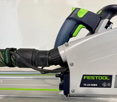 Absauggerät anschließen