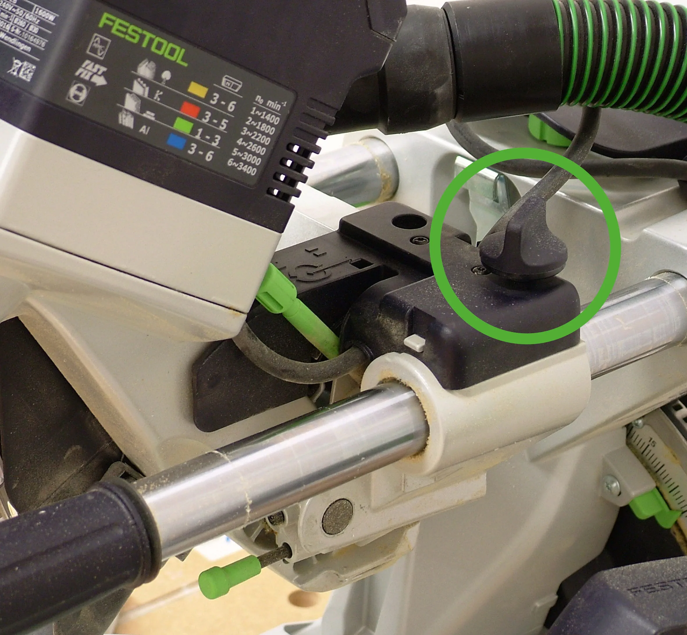 Ouvrir la fixation du dispositif de traction