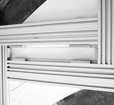 Utilisation de pièces d'écartement en bois