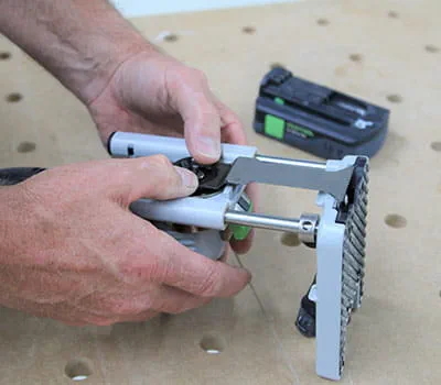 Monter la lame de scie