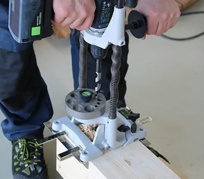 Bohrungen durchführen