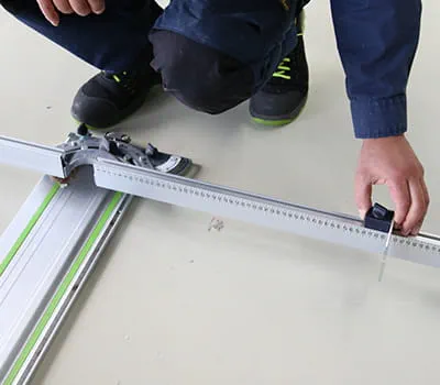 Régler la largeur sur la butée angulaire