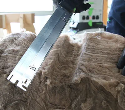 Ausgeschnittener Dämmstoff