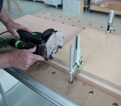 Mittelseite mit Boden verbinden